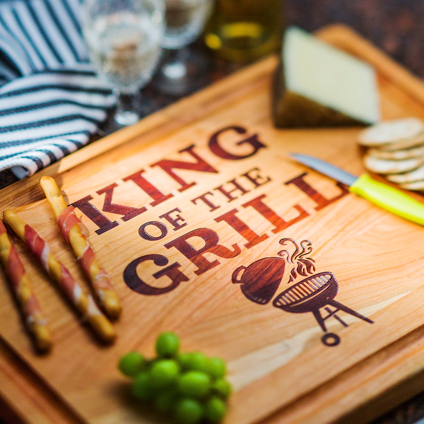 Master of The Grill Personalized Maple Cutting Board